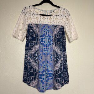 Anthropologie Akemi + Kin Lace Top Boho Top With Blue & White Pattern Size S